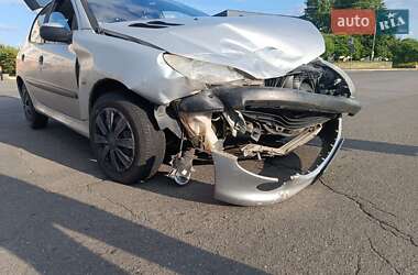 Хэтчбек Peugeot 206 2003 в Малине