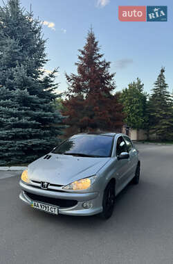 Хэтчбек Peugeot 206 2006 в Киеве