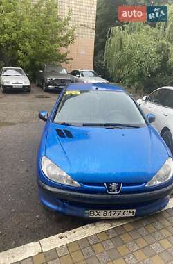 Хэтчбек Peugeot 206 2004 в Киеве