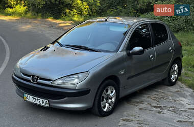 Хэтчбек Peugeot 206 2001 в Киеве