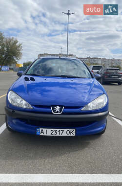 Хэтчбек Peugeot 206 2004 в Киеве