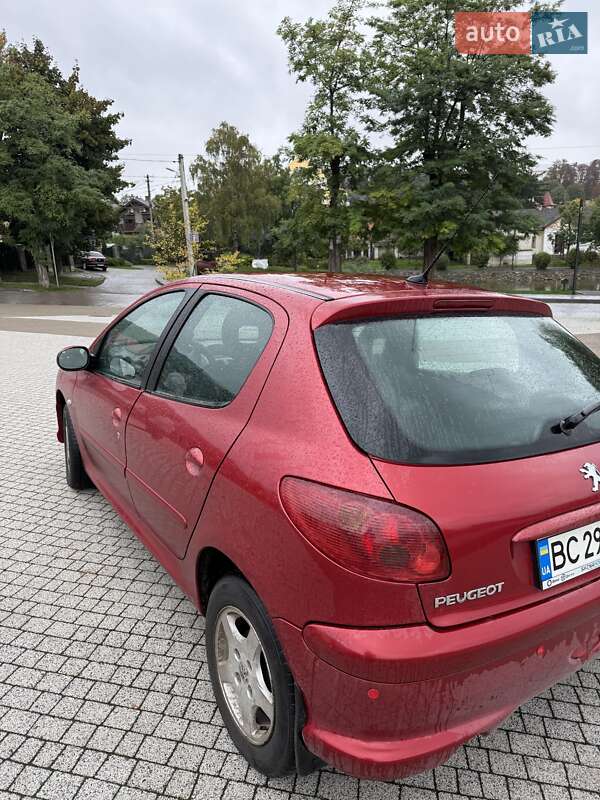Хетчбек Peugeot 206 2007 в Винниках