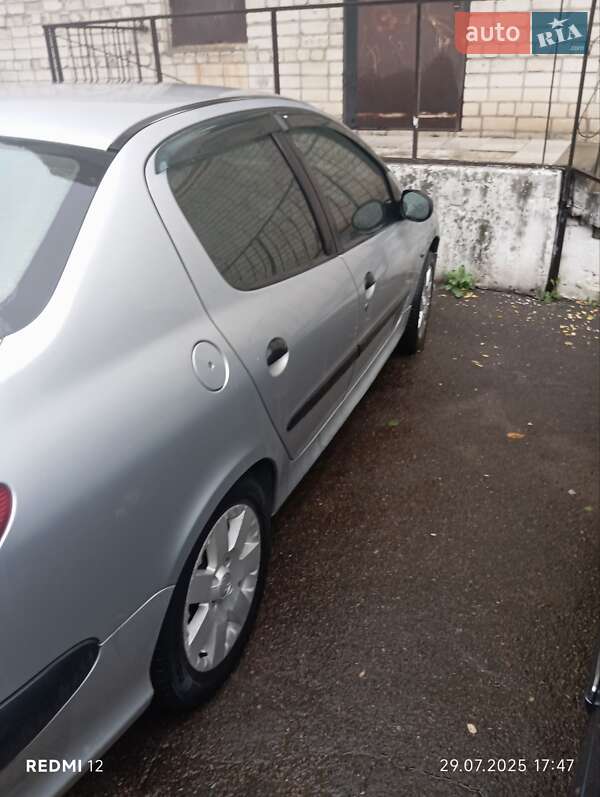 Седан Peugeot 206 2007 в Смеле