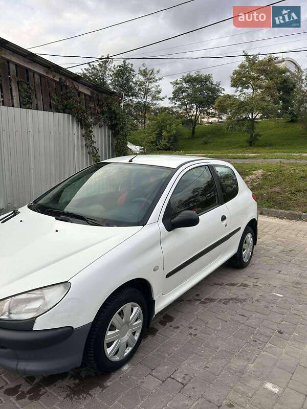 Хэтчбек Peugeot 206 2002 в Львове фото 3 Хэтчбек Peugeot 206 2002 в Львове