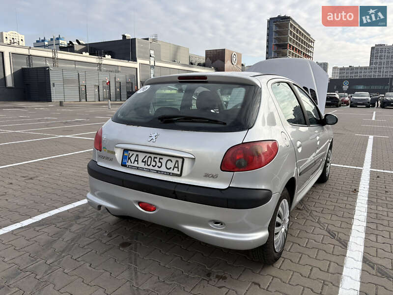 Хетчбек Peugeot 206 2005 в Києві