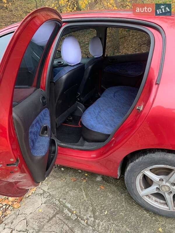 Хэтчбек Peugeot 206 2005 в Днепре