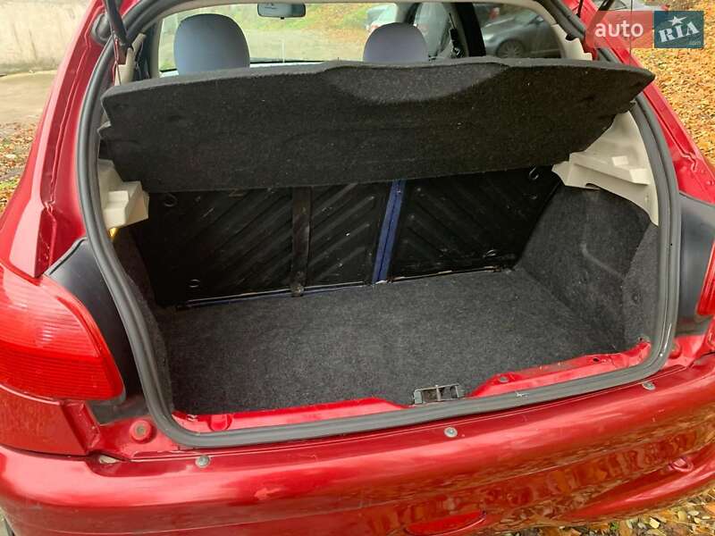 Хэтчбек Peugeot 206 2005 в Днепре