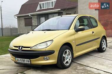Хэтчбек Peugeot 206 2002 в Чернобае