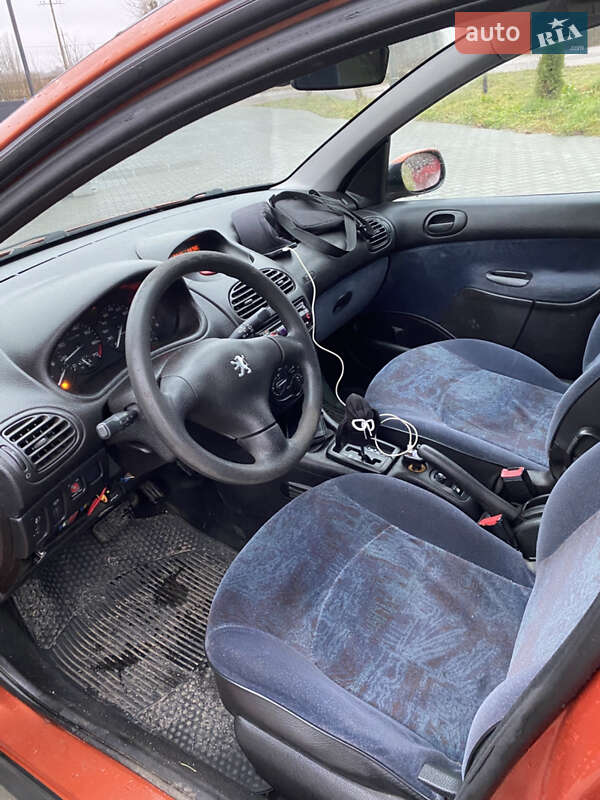 Хетчбек Peugeot 206 1999 в Овручі