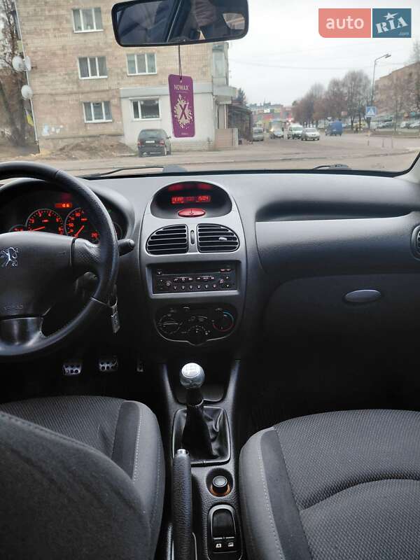 Хэтчбек Peugeot 206 2008 в Дубно фото 19 Хэтчбек Peugeot 206 2008 в Дубно