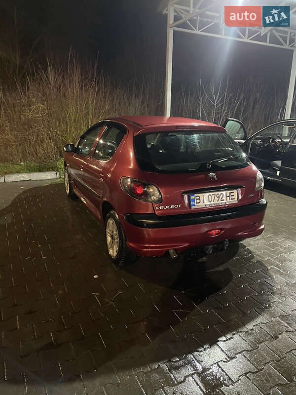 Хэтчбек Peugeot 206 2004 в Полтаве