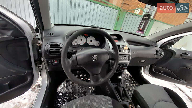 Хетчбек Peugeot 206 2004 в Хмельницькому
