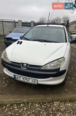 Хэтчбек Peugeot 206 2004 в Калуше