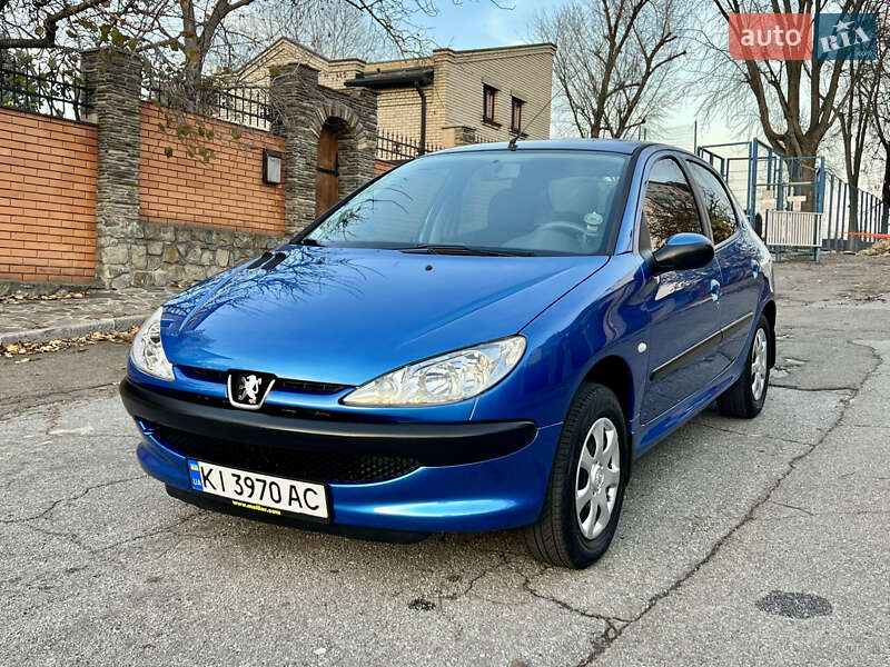 Хэтчбек Peugeot 206 2004 в Киеве фото 2 Хэтчбек Peugeot 206 2004 в Киеве