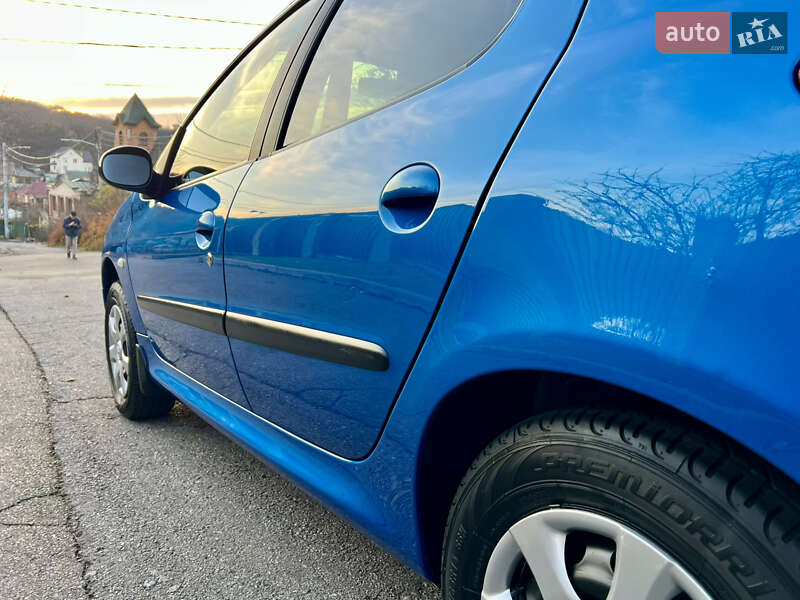 Хэтчбек Peugeot 206 2004 в Киеве фото 25 Хэтчбек Peugeot 206 2004 в Киеве