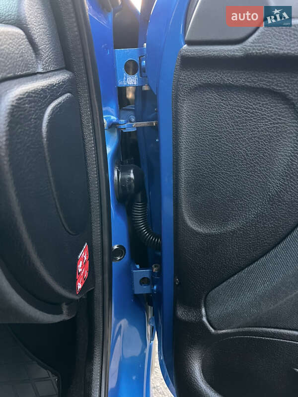 Хэтчбек Peugeot 206 2004 в Киеве фото 77 Хэтчбек Peugeot 206 2004 в Киеве