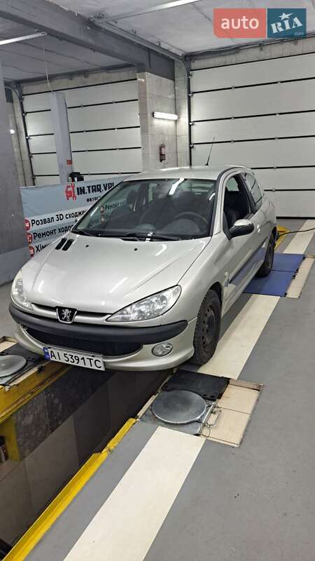 Седан Peugeot 206 2005 в Києві