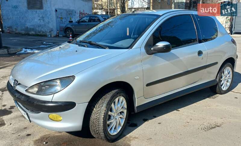 Хэтчбек Peugeot 206 2002 в Одессе