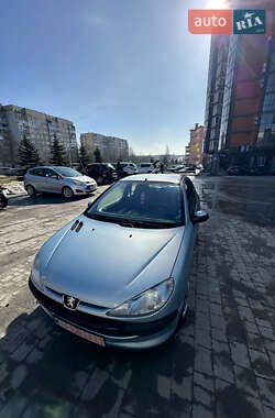 Хэтчбек Peugeot 206 2002 в Львове
