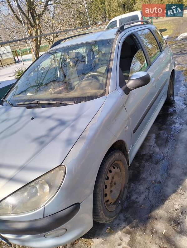 Универсал Peugeot 206 2003 в Врадиевке