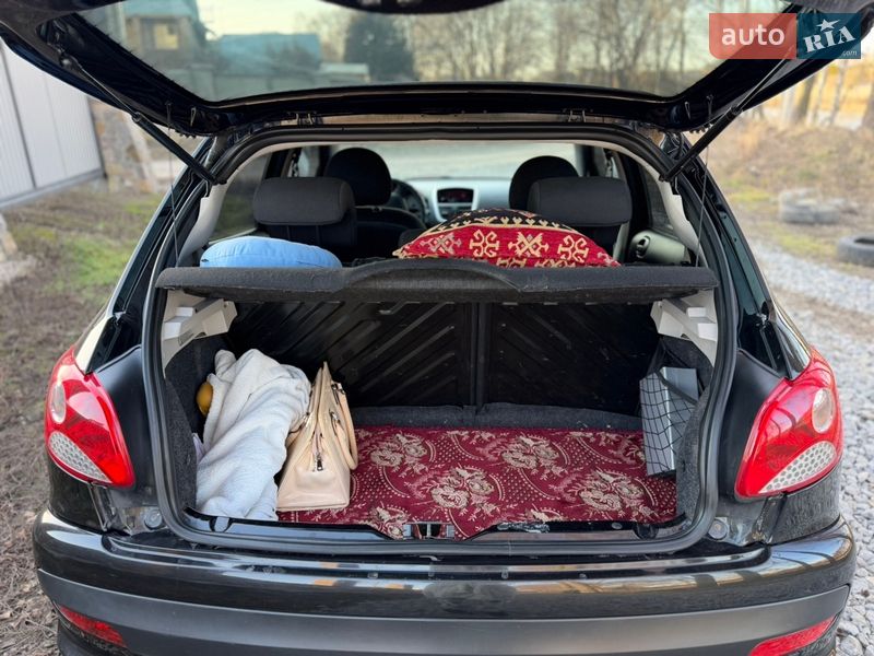 Седан Peugeot 206 2011 в Виннице