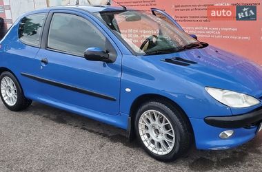 Хэтчбек Peugeot 206 2002 в Киеве