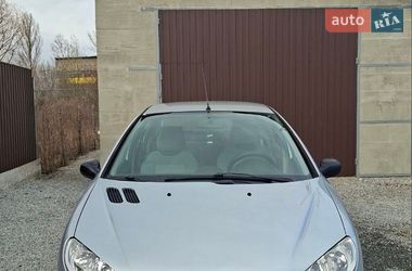 Седан Peugeot 206 2010 в Житомире