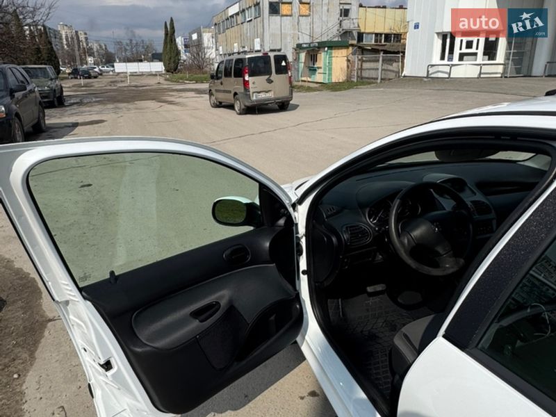 Хетчбек Peugeot 206 2006 в Сумах