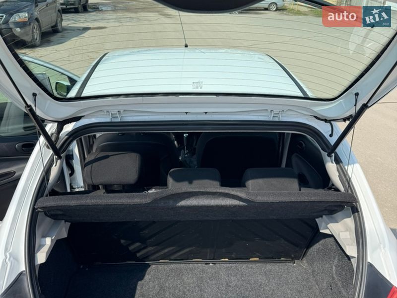 Хетчбек Peugeot 206 2006 в Сумах