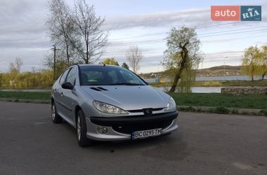 Седан Peugeot 206 2010 в Бурштыне