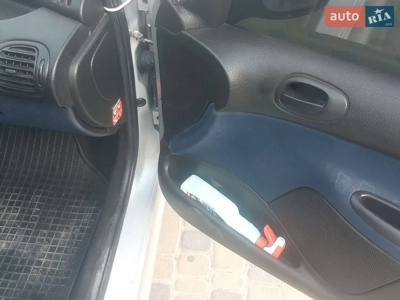 Peugeot 206 2002 VIN VF32AWJYF42875125 фото оголошення 32 з 57