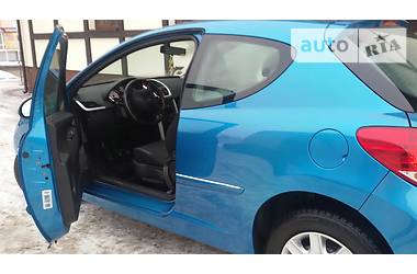 Хетчбек Peugeot 207 2011 в 