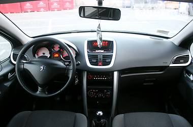 Хэтчбек Peugeot 207 2012 в Николаеве