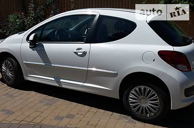 Хетчбек Peugeot 207 2012 в 