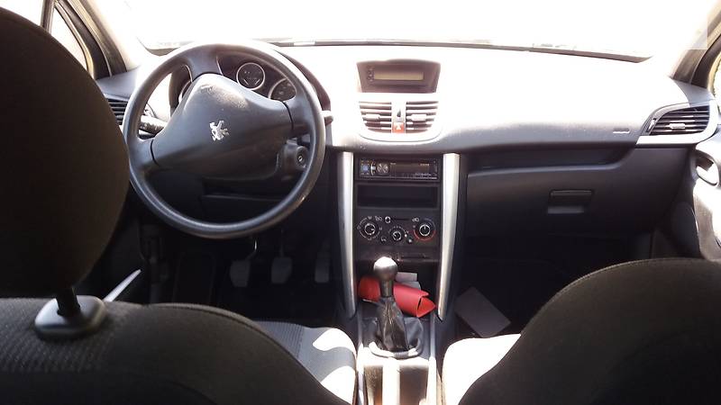 Хетчбек Peugeot 207 2012 в Черкасах