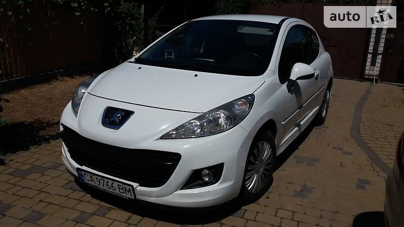 Хетчбек Peugeot 207 2012 в 