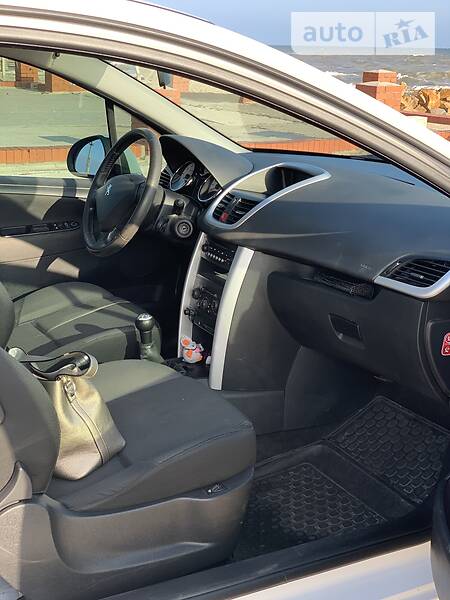 Хетчбек Peugeot 207 2011 в Бердянську фото 9 Хетчбек Peugeot 207 2011 в Бердянську