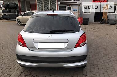 Хетчбек Peugeot 207 2010 в 