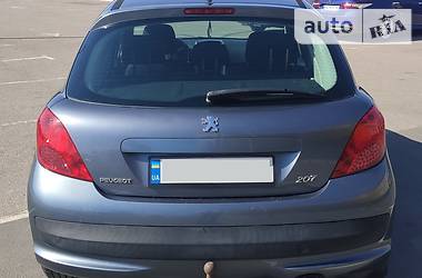 Хетчбек Peugeot 207 2008 в 