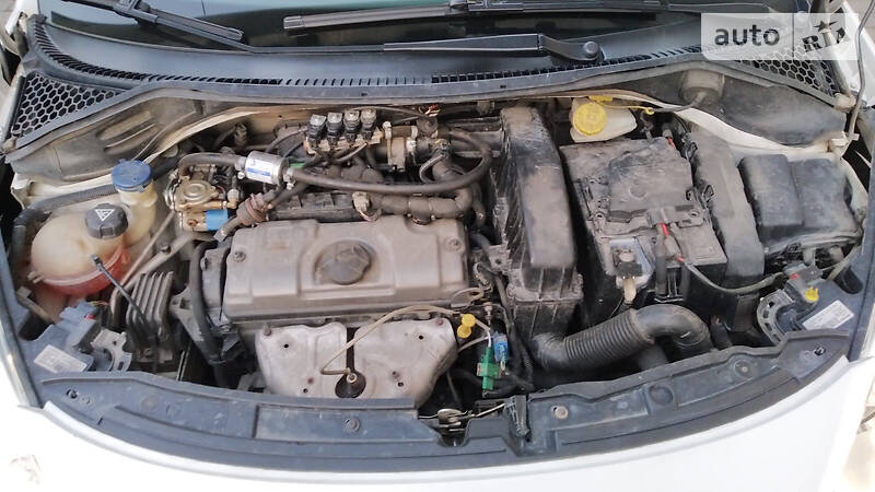 Хэтчбек Peugeot 207 2011 в Львове