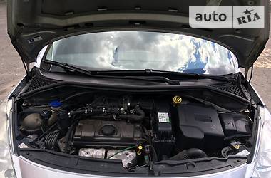 Хетчбек Peugeot 207 2010 в 
