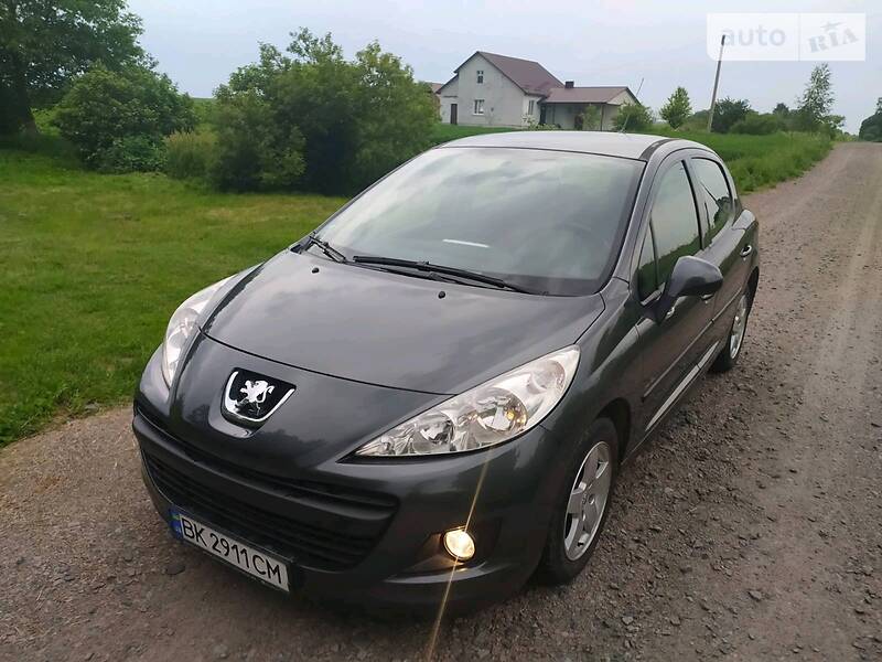Хетчбек Peugeot 207 2010 в Києві