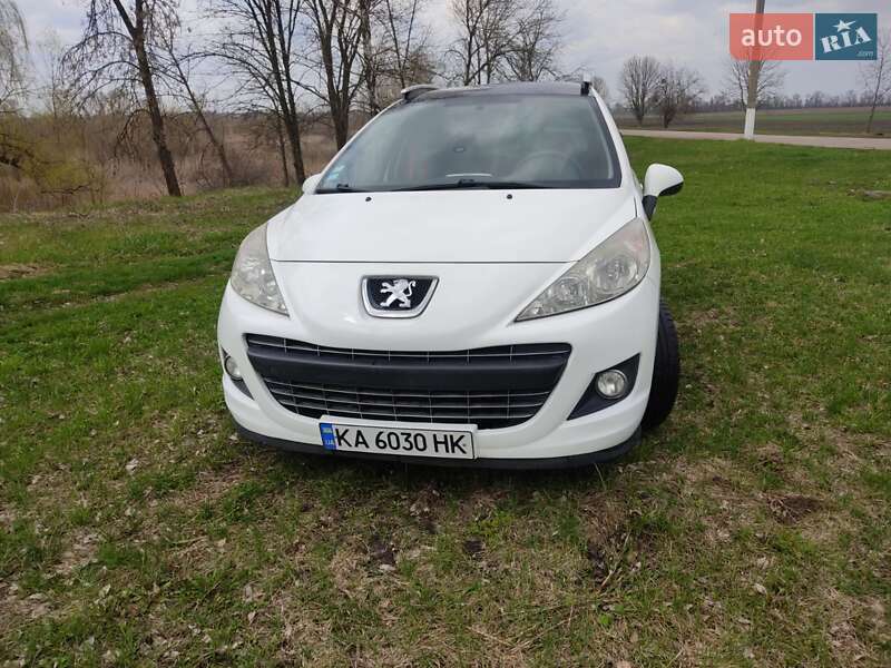 Универсал Peugeot 207 2010 в Пирятине