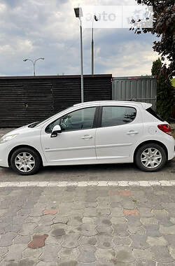 Хэтчбек Peugeot 207 2010 в Львове