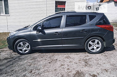 Универсал Peugeot 207 2011 в Краснокутске