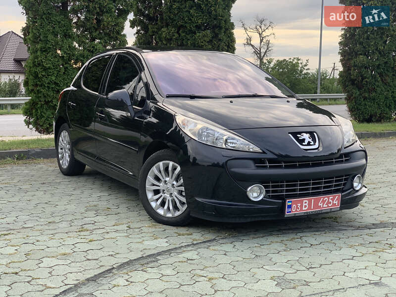 Хэтчбек Peugeot 207 2008 в Дубно