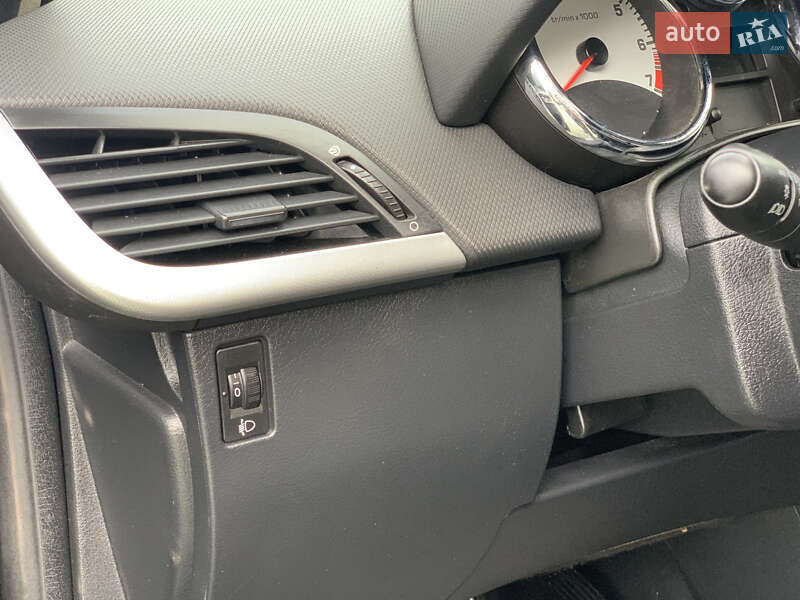 Хэтчбек Peugeot 207 2008 в Дубно фото 27 Хэтчбек Peugeot 207 2008 в Дубно