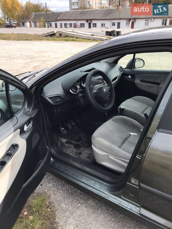 Хетчбек Peugeot 207 2006 в Калинівці
