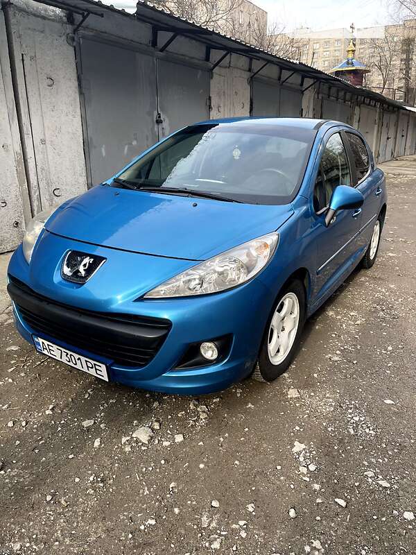 Хэтчбек Peugeot 207 2012 в Днепре