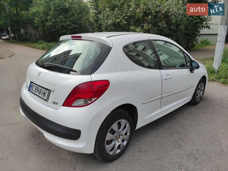 Хэтчбек Peugeot 207 2012 в Львове
